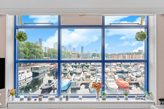 2 Bedroom Flat For Sale In Baltic Quay, Sweden Gate, SE16