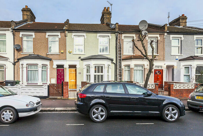 2 Bedroom Terraced House To Rent In Adelaide Road, Leyton, E10