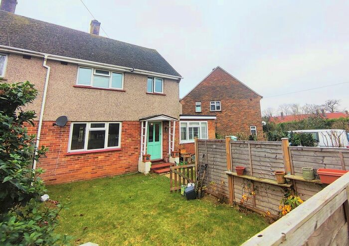 3 Bedroom Semi-Detached House For Sale In Meadowlands, West Clandon, Guildford GU4