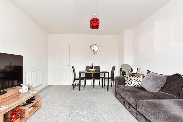 2 Bedroom Flat For Sale In Virginia Drive, Haywards Heath, West Sussex, RH16