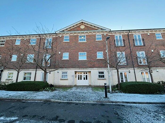 2 Bedroom Flat For Sale In Jago Court, Newbury, RG14