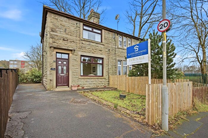 2 Bedroom Semi-Detached House For Sale In Booth Crescent, Rossendale, BB4