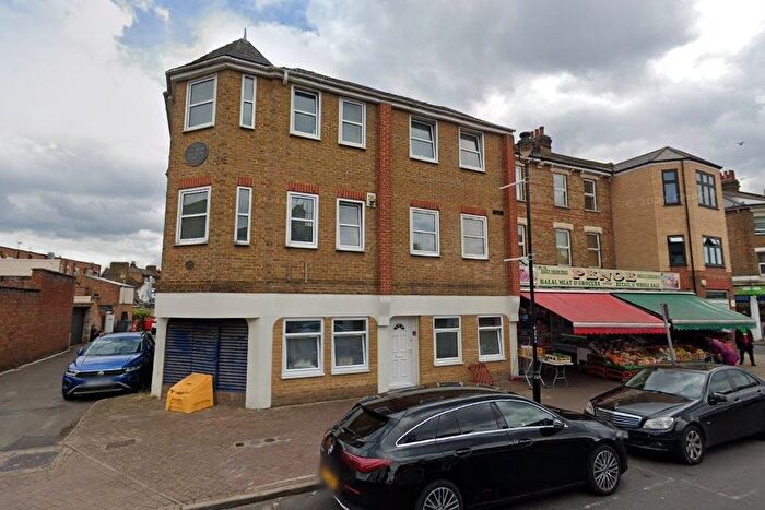 Studio To Rent In Maple Road, Penge, London, SE20