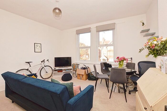 1 Bedroom Flat To Rent In Hermon Hill, London, E11