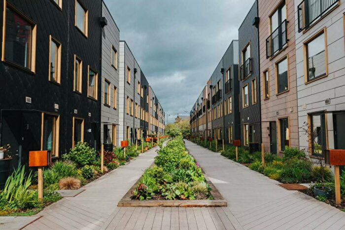 4 Bedroom Terraced House To Rent In Solar Avenue, Leeds, LS9