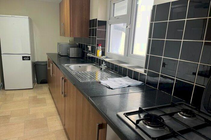 5 Bedroom Flat To Rent In St. Clements Street, Oxford, OX4