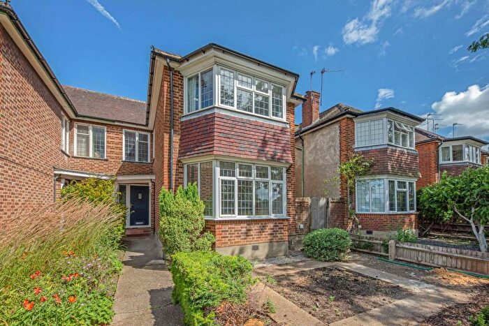 2 Bedroom Flat To Rent In Craneford Way, Twickenham, TW2