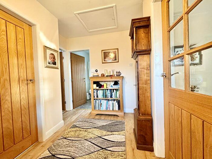 2 Bedroom Bungalow For Sale In Main Road, Saltfleet, LN11