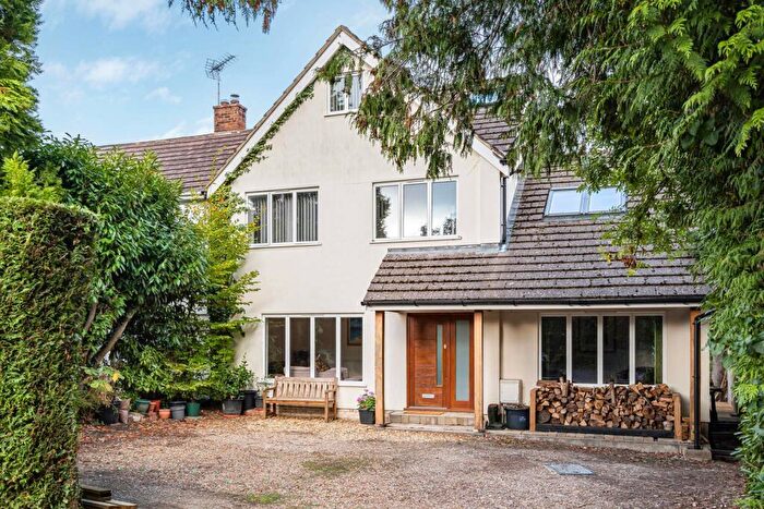 5 Bedroom Semi-Detached House For Sale In Hollis Wood Drive, Wrecclesham, Farnham, Surrey, GU10