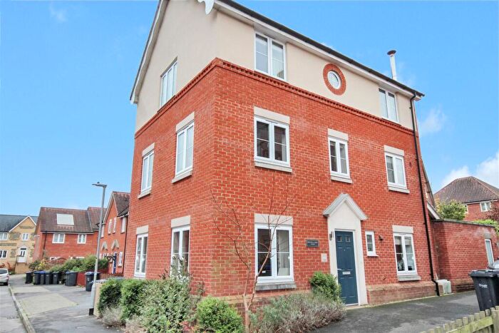 4 Bedroom Detached House To Rent In Woodbury Yard, Salisbury, SP2