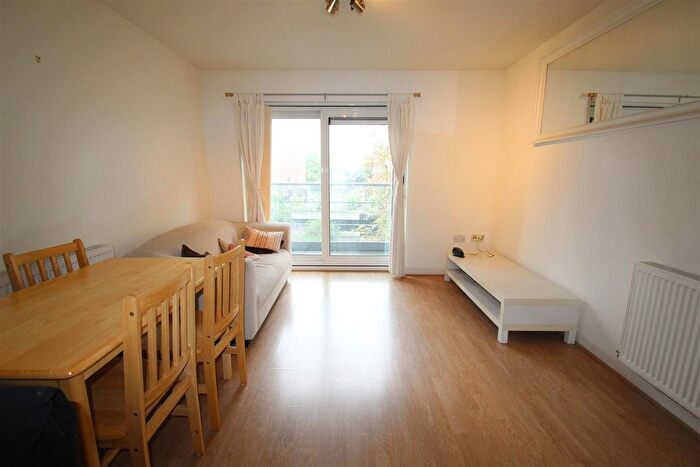 2 Bedroom Flat To Rent In Tequila Wharf, Limehouse, E14