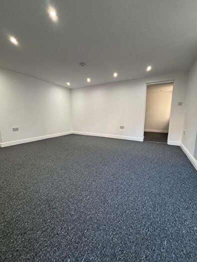 1 Bedroom Flat To Rent In Osborne Road, M19