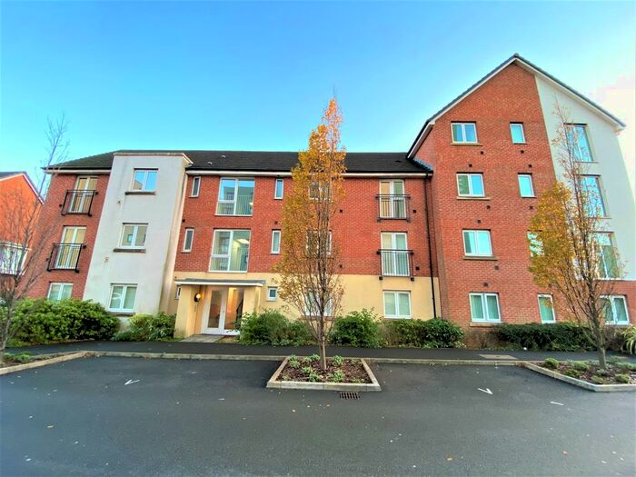 2 Bedroom Flat To Rent In Pottery Street, Swansea, SA1