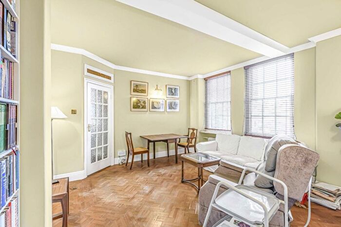 2 Bedroom Flat To Rent In Queensway, Notting Hill, W2