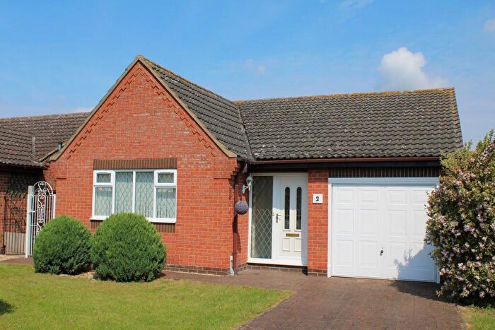 2 Bedroom Detached Bungalow For Sale In Barley Close, Hibaldstow, DN20