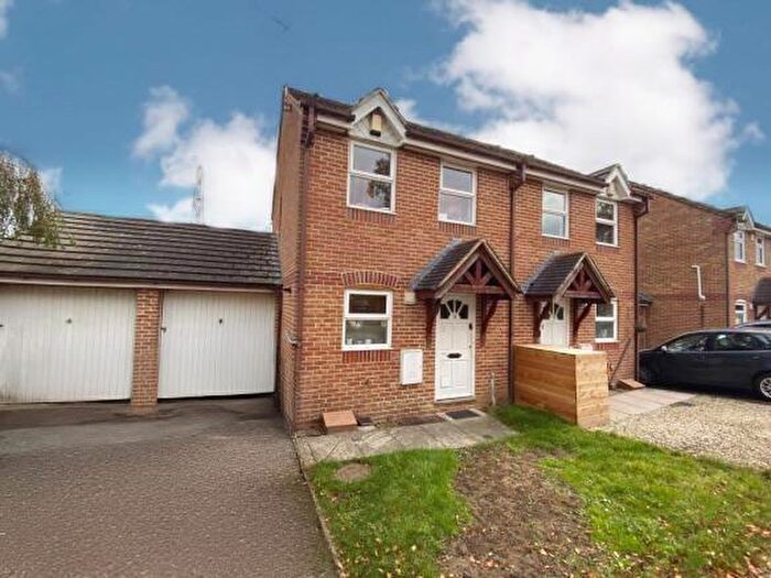2 Bedroom Semi-Detached House To Rent In Brake Hill, Oxford, OX4