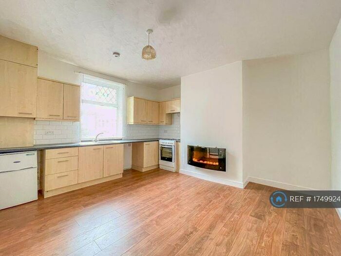 1 Bedroom Terraced House To Rent In Church Street, Morley, Leeds, LS27