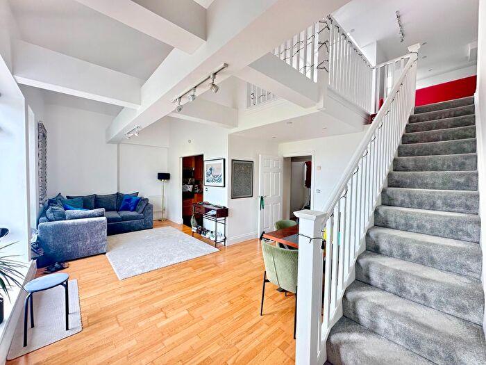 3 Bedroom Flat To Rent In Princess Park Manor East Wing, Royal Drive, N11