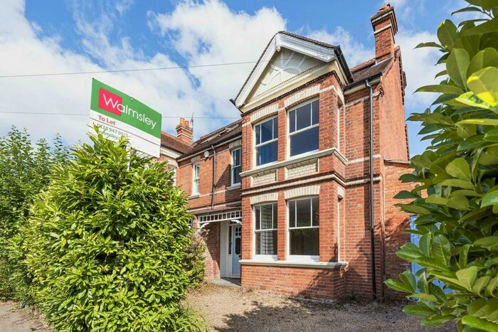 4 Bedroom Semi-Detached House To Rent In Oakley Road, Caversham, Reading, RG4