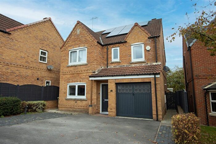 4 Bedroom Detached House For Sale In Chatsworth Court, Staveley, Chesterfield, S43