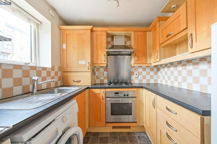 2 Bedroom Flat To Rent In Jane Austen Hall, Silvertown, London, E16