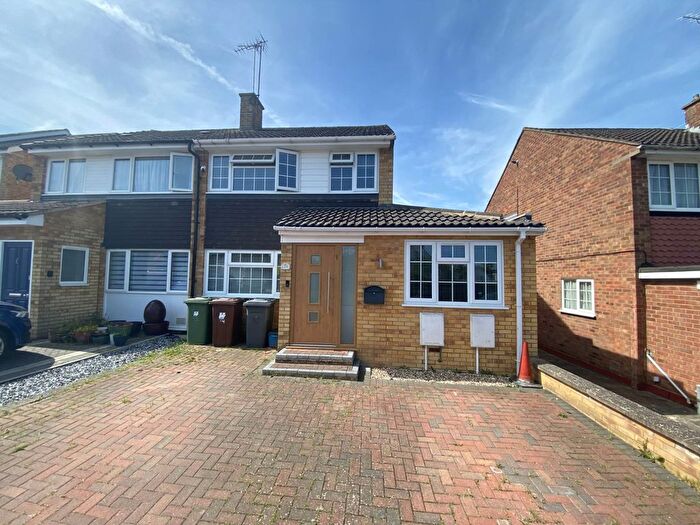4 Bedroom Semi-Detached House To Rent In Chandos Road, Borehamwood, WD6