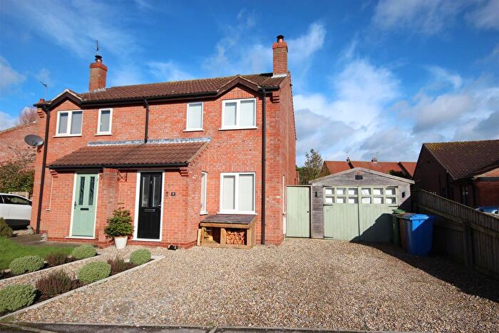 2 Bedroom Semi-Detached House For Sale In Aldermans Way, Brandesburton, YO25