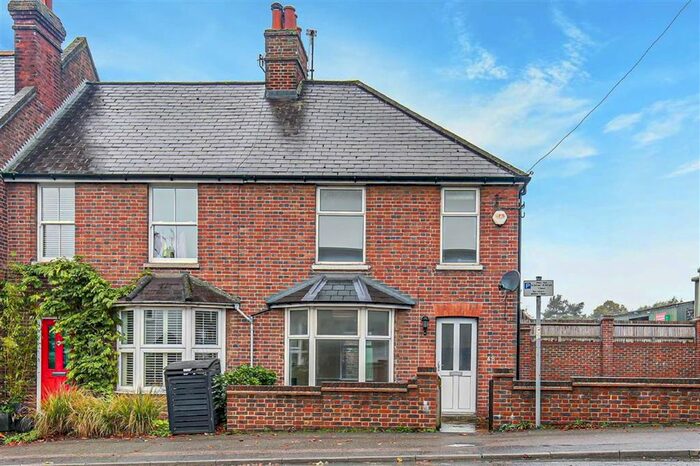 2 Bedroom End Of Terrace House To Rent In High Street, Godstone, Surrey RH9