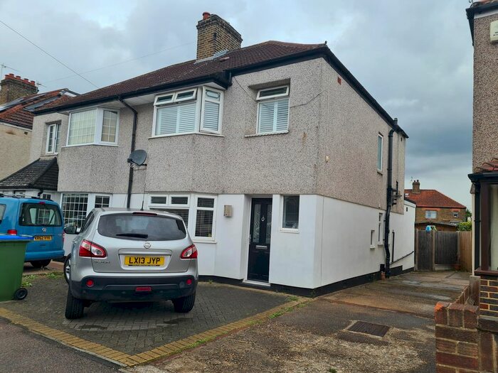 3 Bedroom Semi-Detached House To Rent In Ivedon Road, Welling, DA16