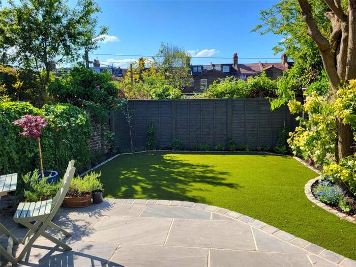 3 Bedroom Apartment To Rent In Clifford Gardens, London, NW10