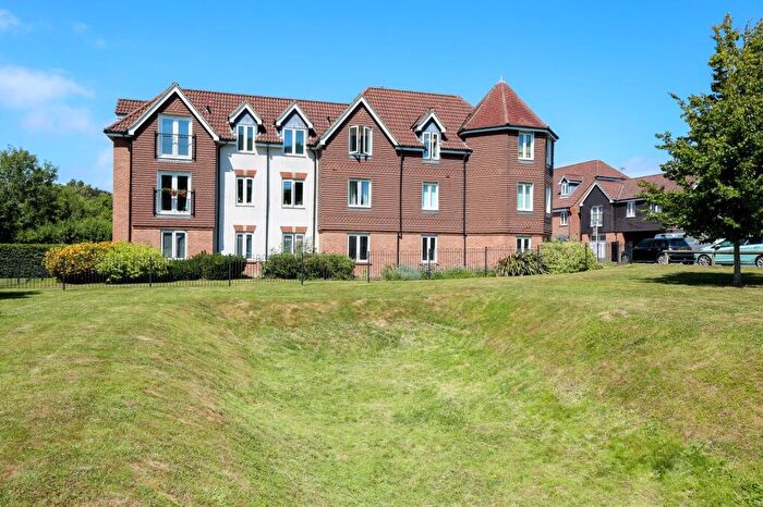 2 Bedroom Apartment For Sale In Orchard Close, Ash House, RH15