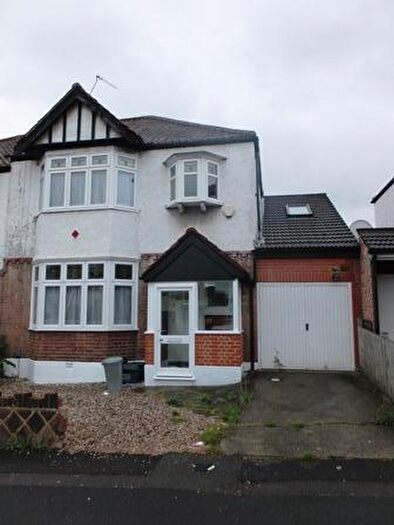 4 Bedroom Semi Detached House To Rent In London, E18