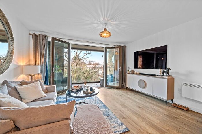 1 Bedroom Flat To Rent In Spitfire Chase, Walton-On-Thames, KT12