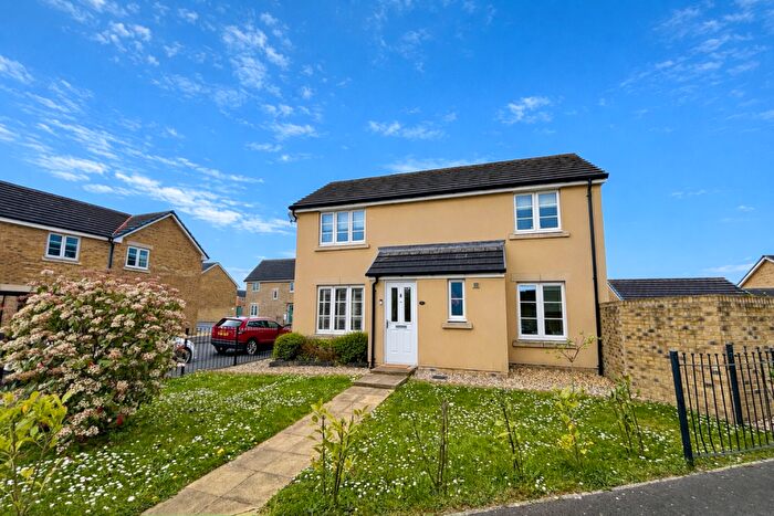 3 Bedroom End Of Terrace House For Sale In Owl Court, Yeovil, BA22