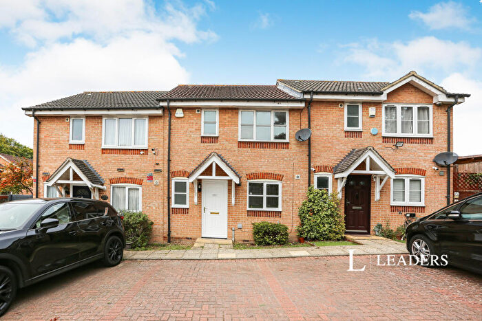 2 Bedroom House To Rent In Star Lane, Orpington, BR5