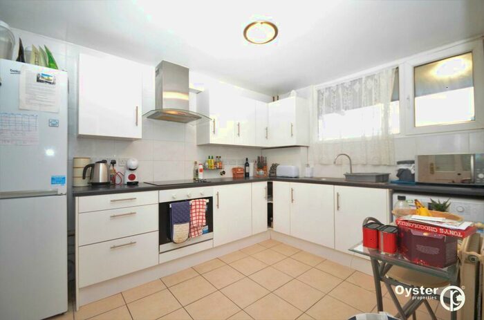 3 Bedroom Flat To Rent In Highview Gardens, London, N11