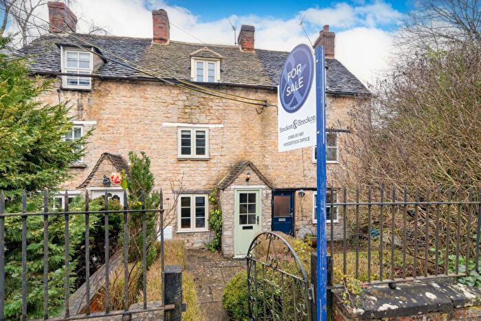 2 Bedroom Cottage For Sale In Park Street, Bladon, OX20