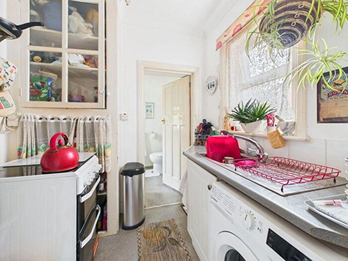 1 Bedroom Flat For Sale In Bridge Road, Worthing, BN14