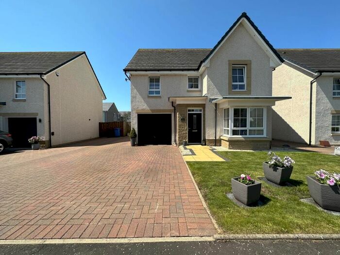 4 Bedroom Detached House For Sale In Fleming Boulevard, Strathaven, ML10