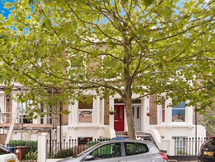 1 Bedroom Flat To Rent In Chadwick Road Peckham, SE15