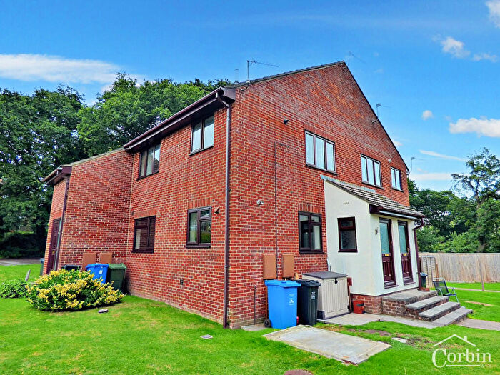 1 Bedroom Flat To Rent In Viscount Walk, Bearwood, BH11
