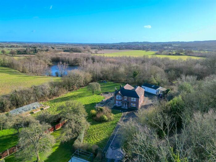 6 Bedroom Detached House For Sale In Dunns Lane, Dordon Hayes, B78