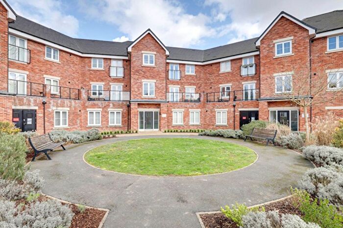 2 Bedroom Flat For Sale In Watermill Place, Calcot, RG31