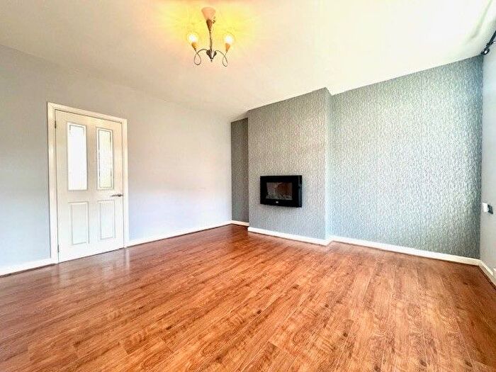 3 Bedroom Semi Detached House To Rent In Piper Road, Sheffield, S5