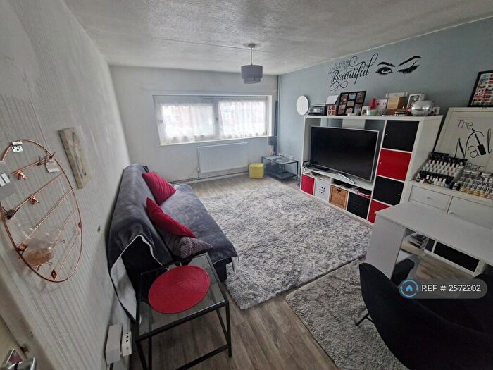 2 Bedroom Flat To Rent In Kings Road, Great Barr, Birmingham, B44