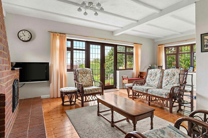 4 Bedroom Detached House For Sale In Great Wheatley Road, Rayleigh, SS6