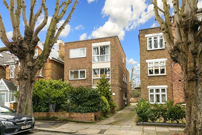 1 Bedroom Property For Sale In Grosvenor Road, Chiswick, London, W4