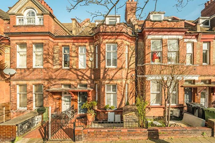 1 Bedroom Maisonette For Sale In Barcombe Avenue, Streatham, SW2