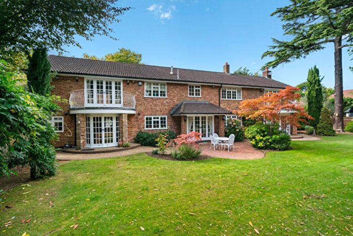 5 Bedroom Detached House For Sale In Fairmile Lane, Cobham, KT11