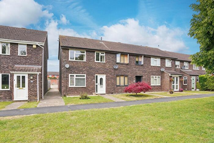 3 Bedroom End Of Terrace House For Sale In Mallard Way, Grove, OX12